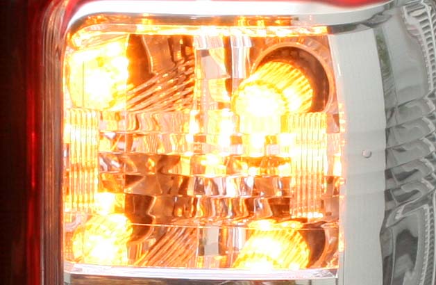 ウインカー　LED　照射イメージ図